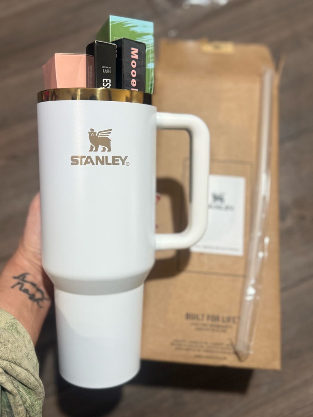 Stanley 40oz Quencher H2.0 Cream Moon Gold Gift Beauty Bundle NIB